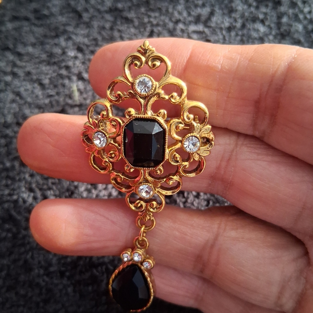 Brooch